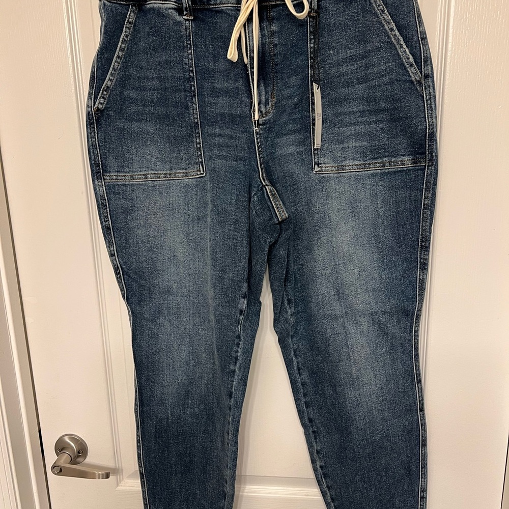 Brand new Judy blue jogger high waisted